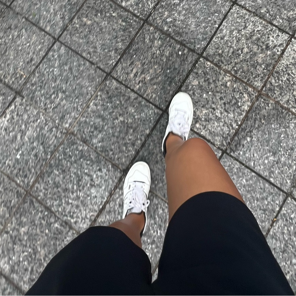 Black & white new balance 550s